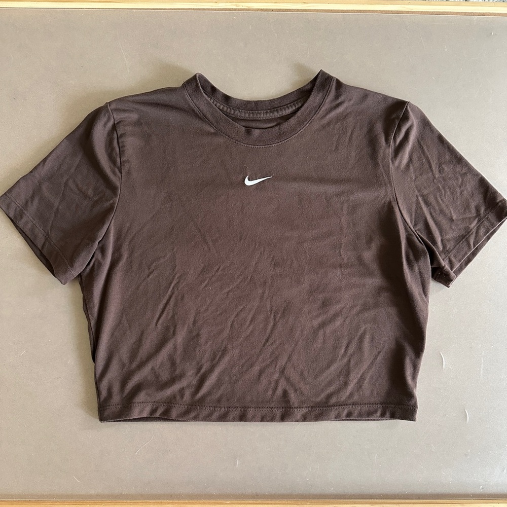 Nike Women's Dark Brown Short Sleeve Crop Tee
